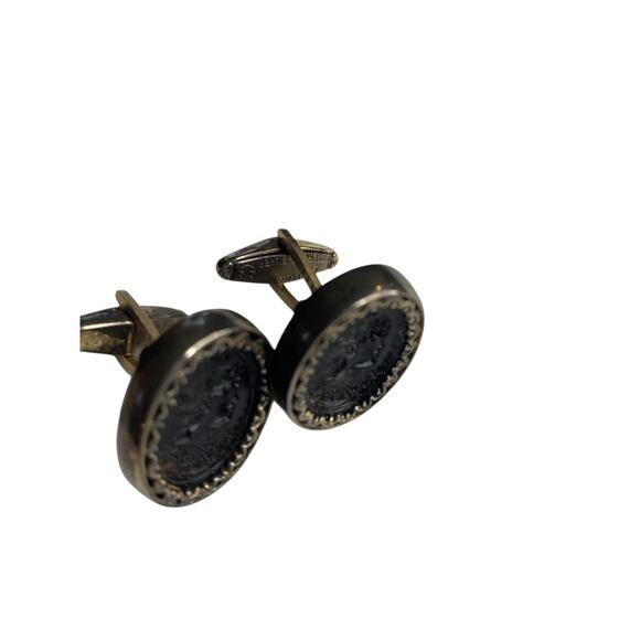 Vintage Signed DaVinci Cufflinks Intaglio Carved Soldier Bullet Back - Picture 3 of 8